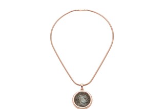 Bulgari, Moneta pendant (est. &#163;3,000-5,000)