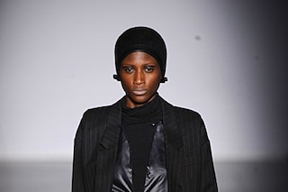 Veronique Branquinho removed shoulder blazer.