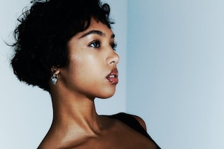 BLUEKI curve / plus size clothing by model Yumi Nu