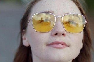 Jessica Barden in The New Romantic