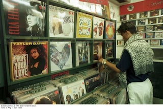 Bundesarchiv_B_145_Bild-F079073-0002,_Bonn,_Sterns