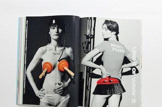 Pull Letter Supermodels Ceramic Objet d&#39;Art