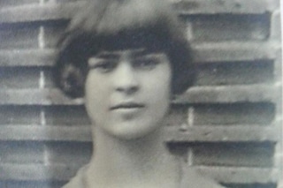 rare-frida-kahlo-photographs-4