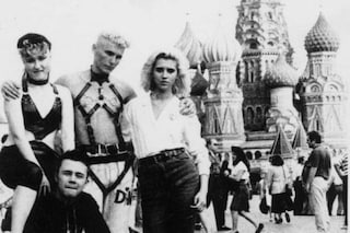 1993-01 Depeche fans in Red Square