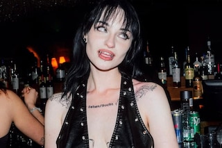 niki vampire teeth goth girl