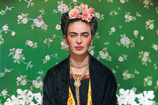 Frida-on-White-Bench-NY-Hi-Res