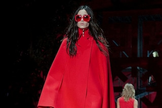Versace AW15 Dazed runway womenswear red cape sunglasses