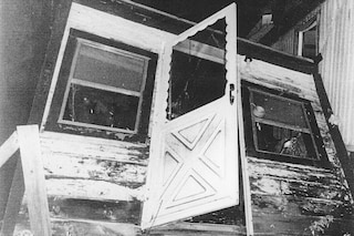 Pia Paulina Guilmoth and Jesse Bull Saffire, Fishworm