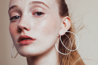 DELPHINE – Editors picks