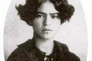 rare-frida-kahlo-photographs-6