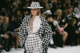 chanel aw19 paris fashion week karl lagerfeld penelope cruz