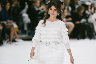 chanel aw19 paris fashion week karl lagerfeld penelope cruz