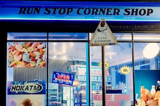 Hoka, Run Stop Corner Shop