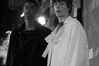 Raf Simons takes on the S&M style of Robert Mapplethorpe Raf Simons takes on the S&M style of Robert Mapplethorpe