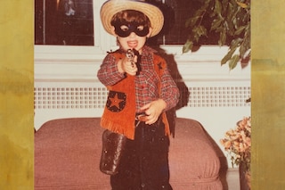 Jordan Wolfson’s ARTISTS FRIENDS RACISTS