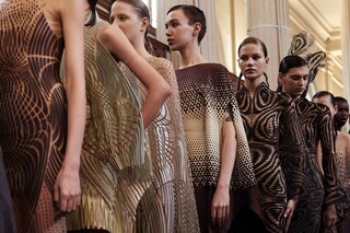 iris van herpen couture ss18 paris pfw 