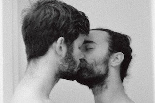 Kissing – Harry Clark