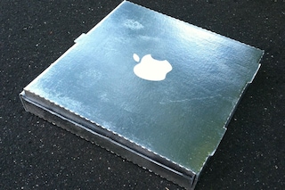 Gordon Holden &quot;Pizza Box as Macbook&quot;