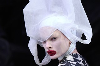 Looking back at Alexander McQueen’s otherworldly clowns of AW09 | Dazed