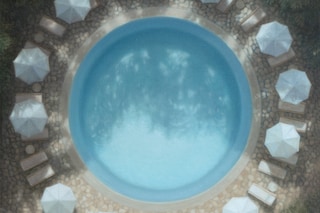 Melanie Siegel, Poollandschaft I, 2024. Courtesy L
