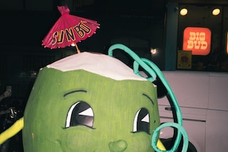 London Comes to Komune