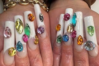Bedazzled jewellery nails