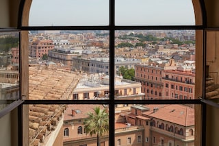 Catherine Opie, Walls, Windows and Blood (2023)