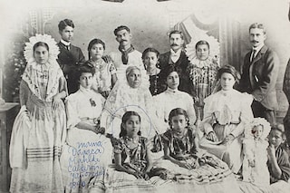 Photograph with inscription by Frida Kahlo (1980)