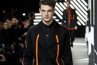 463945855FB00037_Y_3_Runway-2