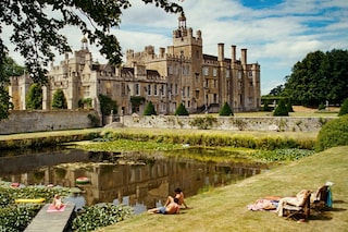 The Saltburn mansion (Film still)