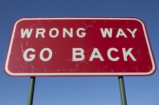 wrong-way-go-back-ss-1920