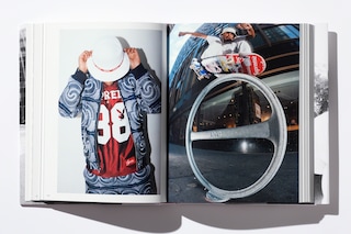 SUPREME (VOL 2) 4
