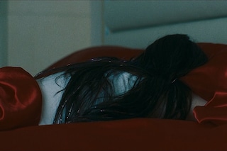 Hair tinsel in Anora (2024)