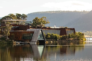 the-museum-of-old-and-new-art-designed-by-fender-k