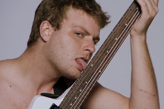 Mac DeMarco in Charli XCX’s Boys video