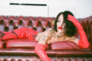 Brooke Candy on sofa
