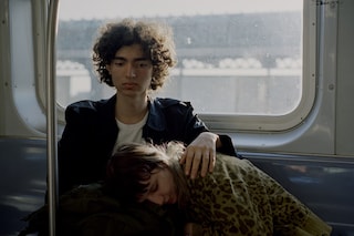 Sara Messinger, “Avril and Milon on train” (2001), Teenagers