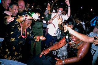 Laura ‘Hyperfrank’ Brosnan, Showered with joy (2016)