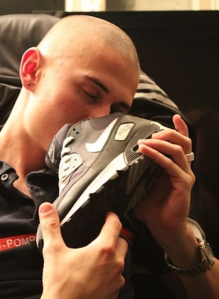 pinarviola_sneakerfetish_tumblr_sneakerboy_3