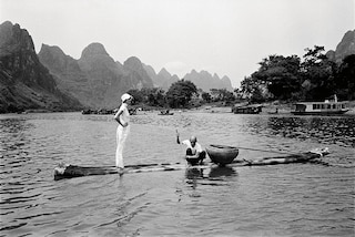 Linda Evangelista in China, American Vogue 1993