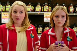 Lily-Rose-Depp-Harley-Quinn-Smith-Yoga-Hosers-Trai