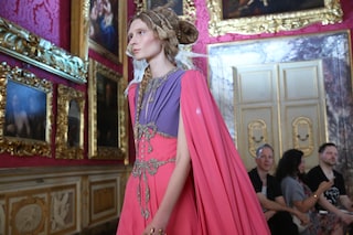 gucci cruise 2018 florence medieval tiara greece 