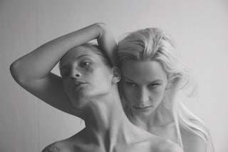 dyke on lgbt lesbian fashion magazine 