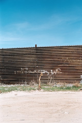 Rafael Martinez: Aqu&#237; Tambi&#233;n Hay Sue&#241;os