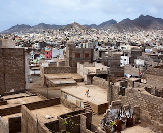 Pauliana Valente Pimentel’s Quel Pedra