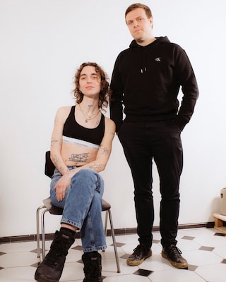 Gloria Glitzer Tabloid Press