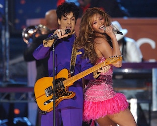 Beyoncé performs with Prince at the 46th Grammys
