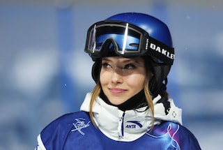 Eileen Gu wears Oakley 