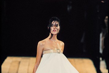 Shalom Harlow Remembers Alexander McQueen At That Legenady Spray-On Dress