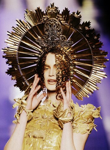 アート・デザイン・音楽 A NOUS DEUX LA MODE JEAN PAUL GAULTIER A NOUS DEUX LA MODE JEAN PAUL GAULTIER